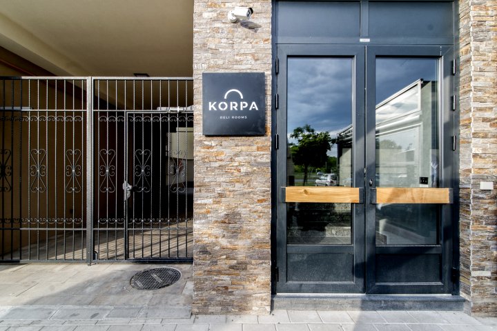 科帕德利公寓酒店(Korpa Deli Rooms)