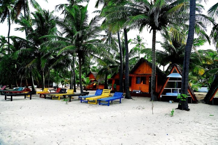 佛雷斯哥海滩酒店(Alfresco Beach Hotel)