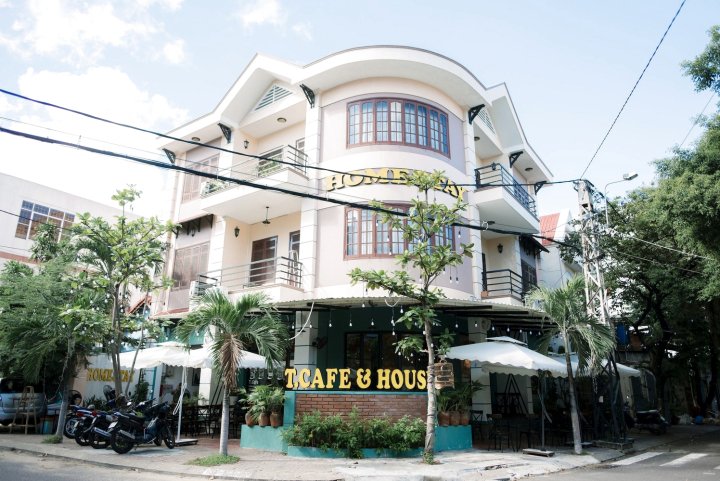 T 咖啡厅之家酒店(T Cafe and House)