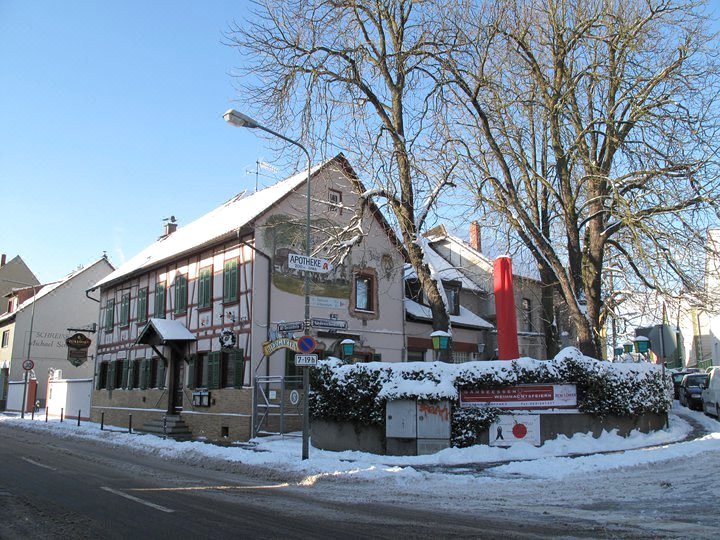 嘎斯豪斯祖姆楼温酒店(Gasthaus Zum Lowen)