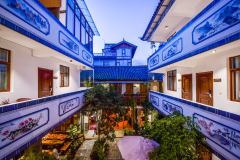 大理向阳花休闲民居(大理古城店)