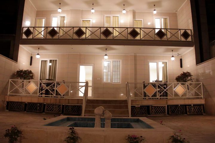 Milaveh酒店(Milaveh Hostel)