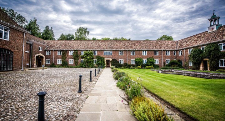 马丁利礼堂旅舍(Madingley Hall)