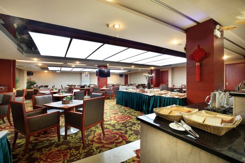 万丽花园大酒店(阳朔西街漓江店)