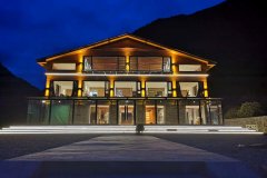 巴松措明镜庄园民宿