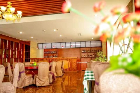 格林豪泰酒店(青岛开发区武夷山路佳世客购物中心店)