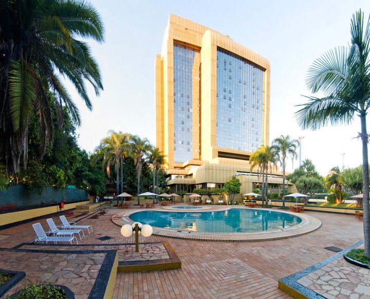 彩虹大厦酒店及会议中心(Rainbow Towers Hotel & Conference Centre)