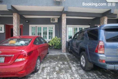 Large 1 Bedroom Apartment on the Gound Floor, Lekki