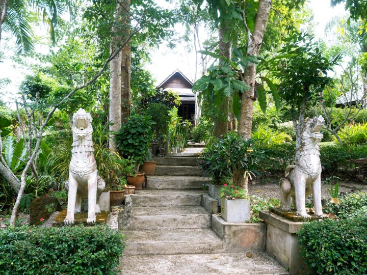 迈奈花园酒店(Mae Nai Gardens)