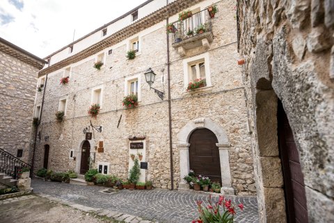 尼纳铝博尔戈城堡酒店(Nenà Al Borgo Castello)