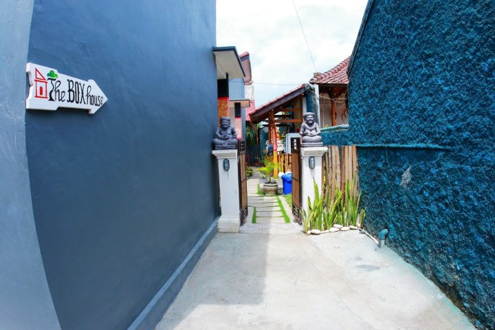 珀尼达岛盒子屋饭店(The Box House Nusa Penida)