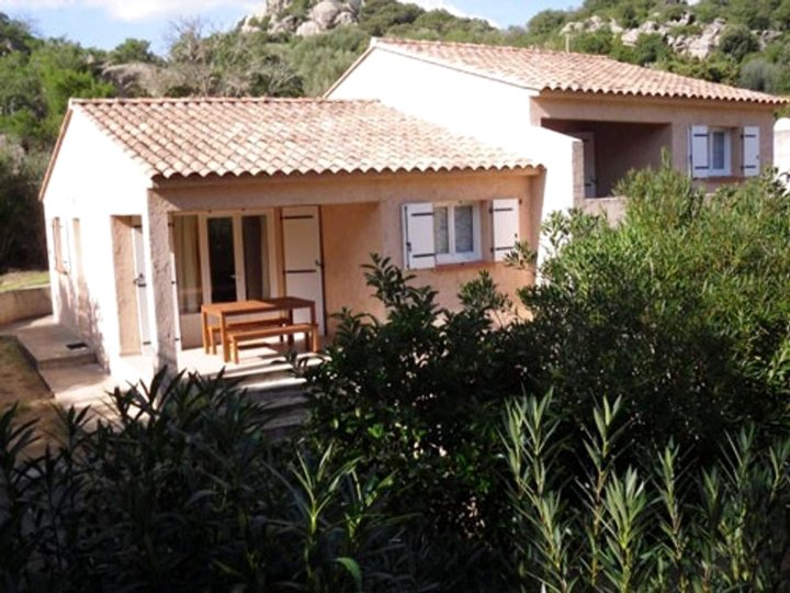 维琪奥港一房之家专属花园无线上网酒店 - 离海滩 4 公里(House with One Bedroom in Porto-Vecchio, with Enclosed Garden and Wifi - 4 km from The Beach)