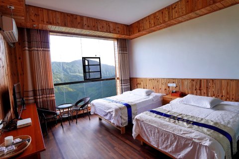 从江加榜梯田万隆庄客栈