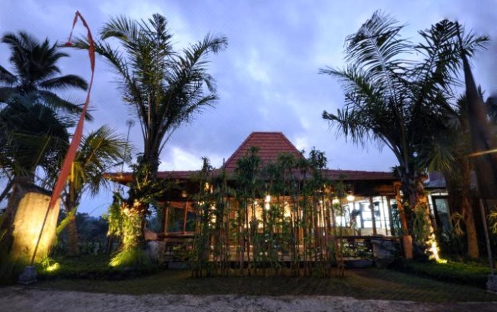 杜库塞巴图度假村及别墅(Dukuh Sebatu Resort & Villa)