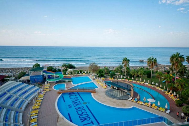 MC 玛赫贝里海滩酒店 - 全包式(M.C Mahberi Beach Hotel – All Inclusive)