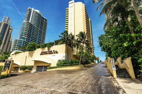 海洋点希尔顿逸林酒店 - 北迈阿密海滩(DoubleTree by Hilton Ocean Point Resort - North Miami Beach)