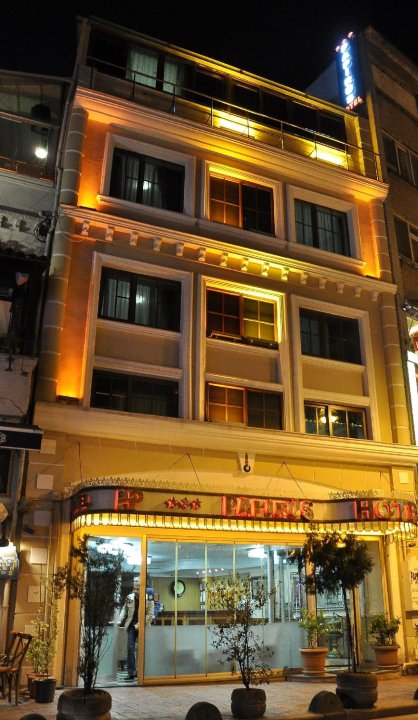 格兰德帕皮若斯酒店(Grand Papirus Hotel)