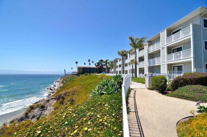 皮斯莫灯塔套房酒店(Pismo Lighthouse Suites)