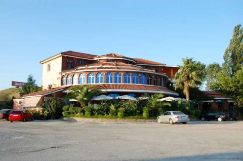 康杰特皮罗拉拉酒店(Pilo Lala Konjat)