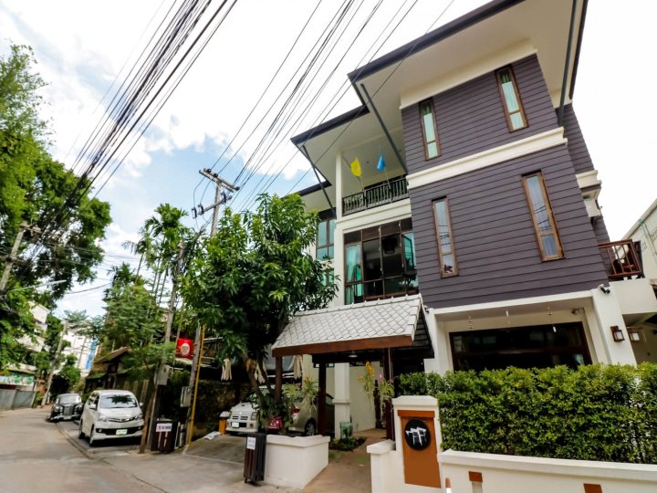 清迈普拉辛格2巷奈达酒店(Nida Rooms Soi 2 Wat Phra Sing)