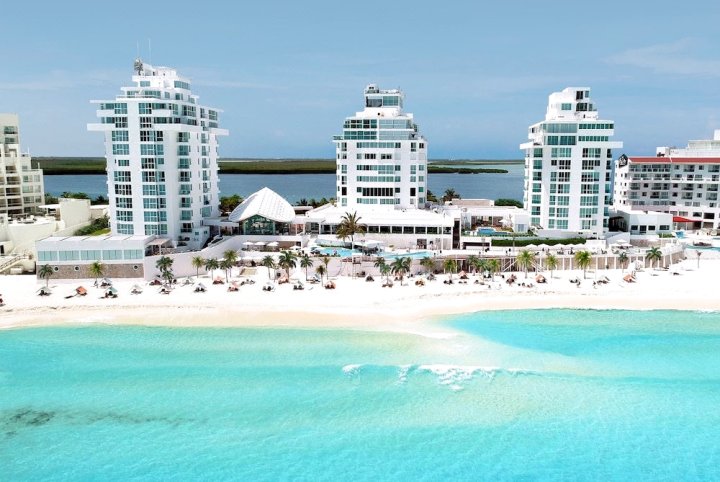 奥里欧坎昆海滩全包式精品度假村(Oleo Cancun Playa Boutique All Inclusive Resort)