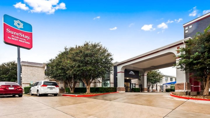 贝斯特韦斯特优质修尔住宿酒店 - 圣安东尼奥北 281 高速公路(SureStay Plus Hotel by Best Western San Antonio North 281 N)