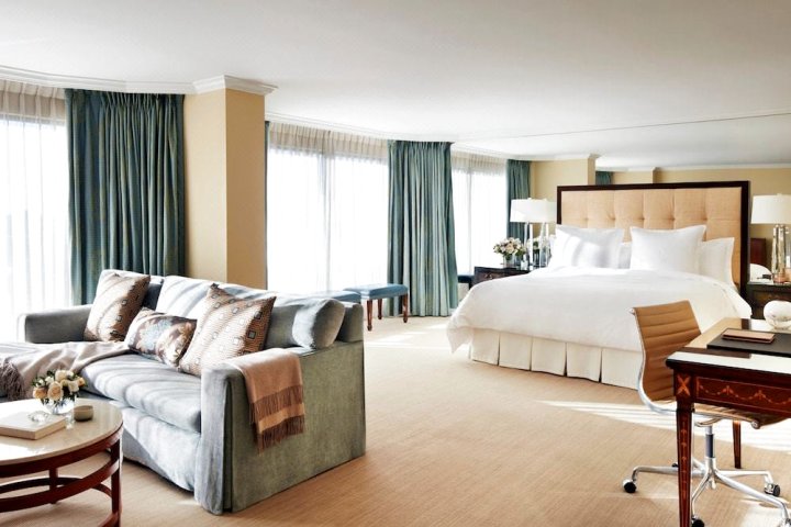 温哥华四季酒店(Four Seasons Hotel Vancouver)