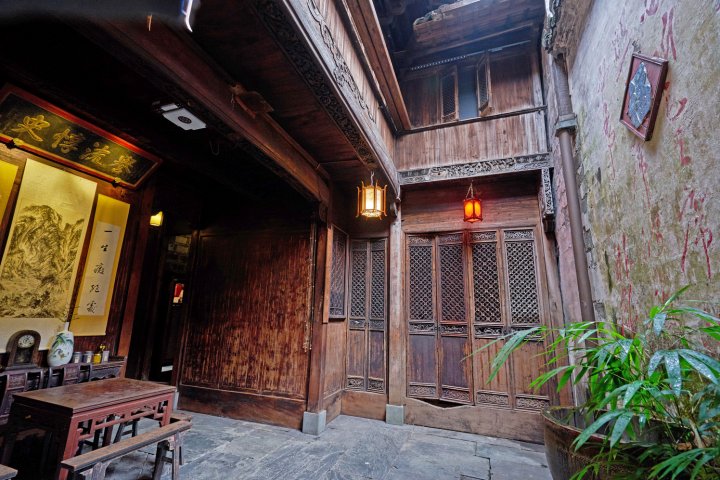 婺源半乡居·誉流惇史民宿