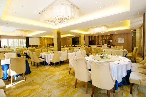 稻城日瓦翔云酒店