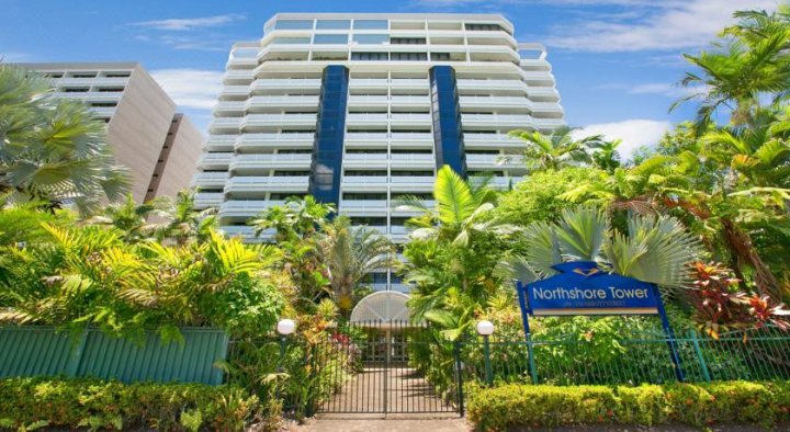 凯恩斯豪华海滨公寓(Cairns Luxury Seafront Apartment)