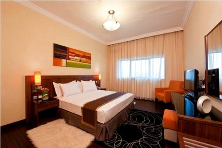 纳乌拉斯公寓酒店(Al Nawras Hotel Apartments Dubai)