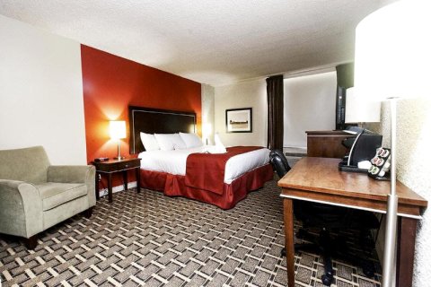 Ramada by Wyndham Edmonton Yellowhead NW