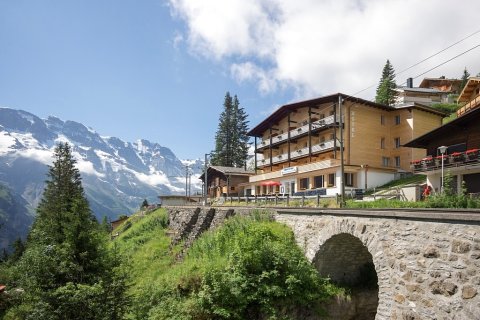 阿尔彭布里克米伦酒店(Hotel Alpenblick Mürren)