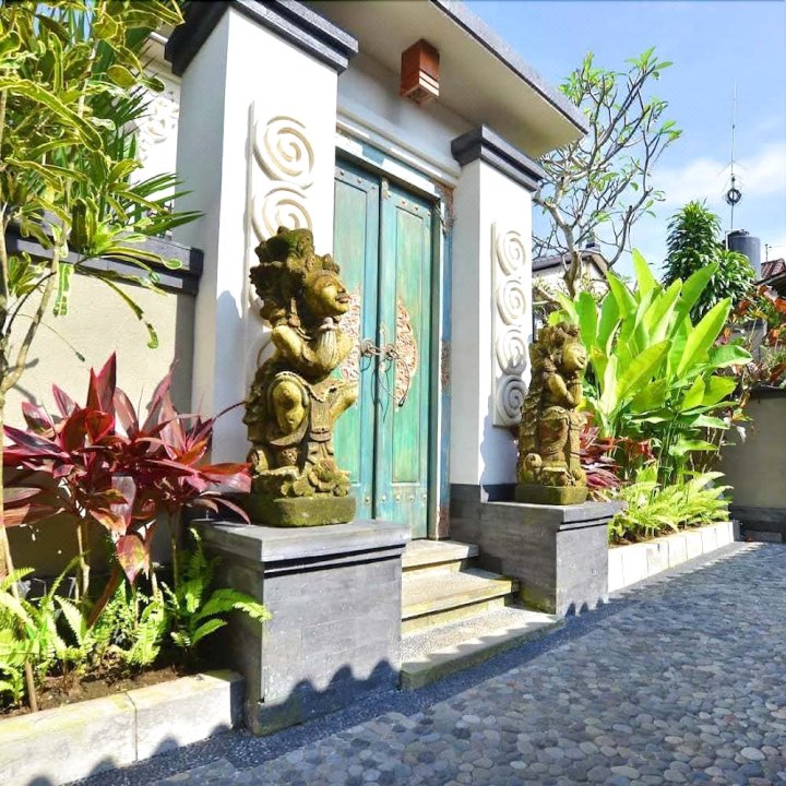 巴厘诺加旅馆(Nuaja Balinese Guest House)