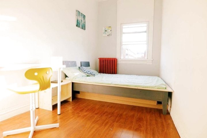 2 居出租公寓 - 近肯辛顿市场 - 10 号房(2 Bedroom Apartment Near Kensington Market - Unit 10)