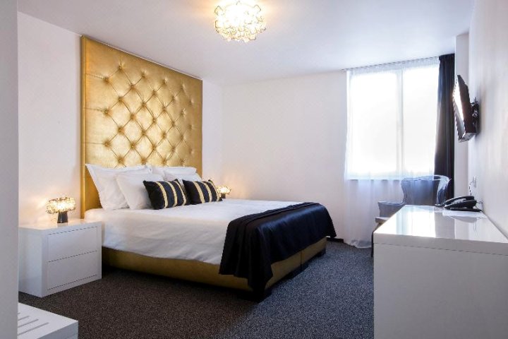 毕金华丽酒店(B Gold Luxury Rooms)