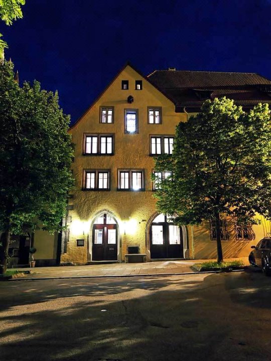 赫尼施洛斯臣酒店(Hotel Herrnschloesschen)