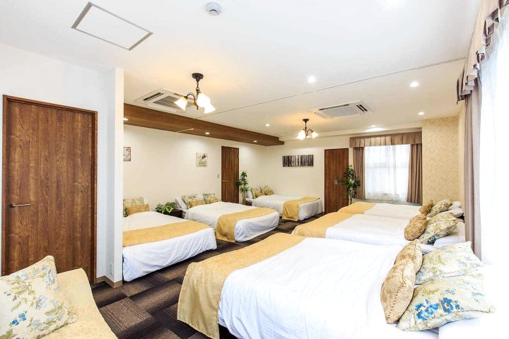 12分钟到名古屋站13豪华民宿(12 Minutes to Nagoya Station 13 Luxury Homestay)