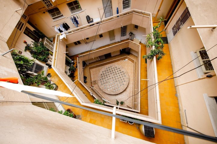 法国时代阁楼市中心酒店(French-Era Loft in The City Center)