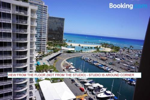 Waikiki Studio at Ilikai Marina - best end price!