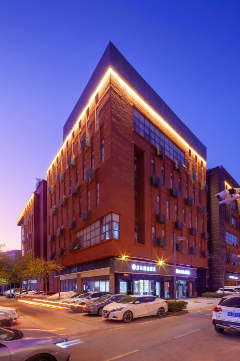 荔枝精选酒店(武汉光谷金融港工程大学流芳店)