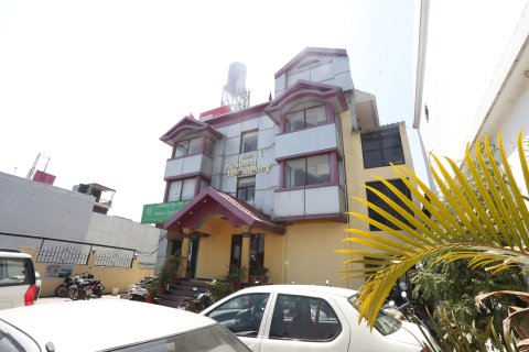 OYO Flagship 23607 Kailash Residency