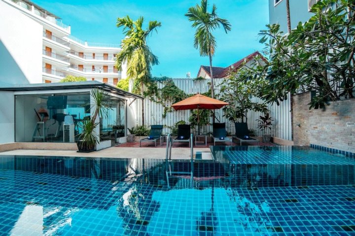 巴东柑橘酒店(Citrus Patong Hotel by Compass Hospitality)
