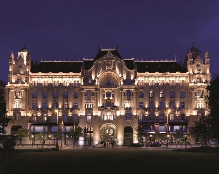 布达佩斯格雷沙姆宫四季酒店(Four Seasons Hotel Gresham Palace Budapest)