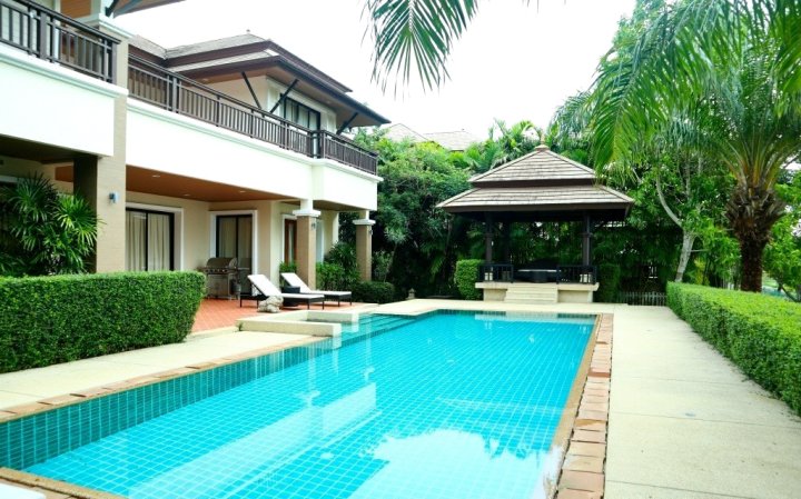 班苏克萨巴拉古纳别墅(Baan Suksabai Laguna Villa)