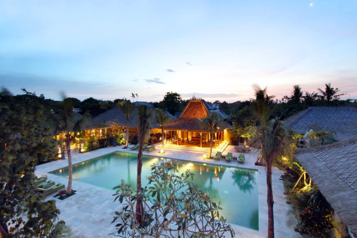 巴厘岛苏达玛拉度假酒店(Sudamala Resort, Sanur, Bali)