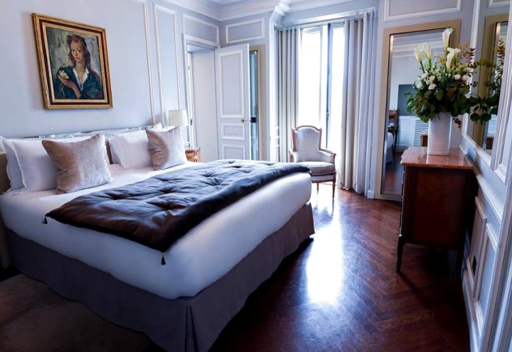 巴黎香榭丽舍大街兰卡斯特酒店(Hôtel Lancaster Paris Champs-Elysées)