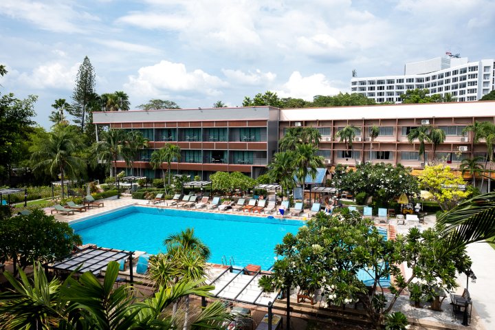 巴沙雅海滩酒店及度假村(Basaya Beach Hotel & Resort)