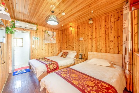 云水谣满芬木房客栈