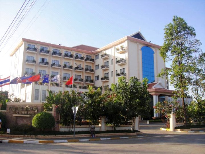 萨格克斯图格酒店(Stung Sangke Hotel)